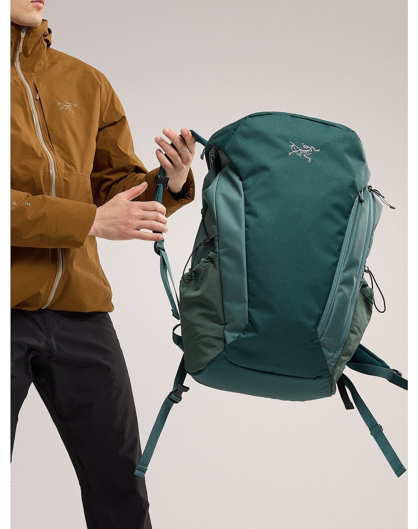 Arc'teryx Mantis 30 Backpack – OutdoorsInc.com